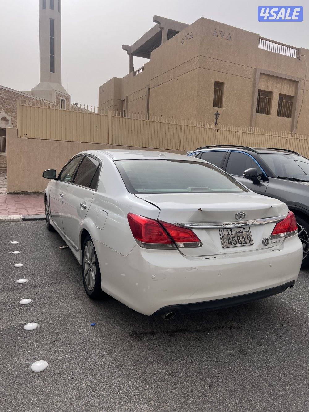 للبيع افالون تيوتا 2012 ماشيه 290  مالك أول3