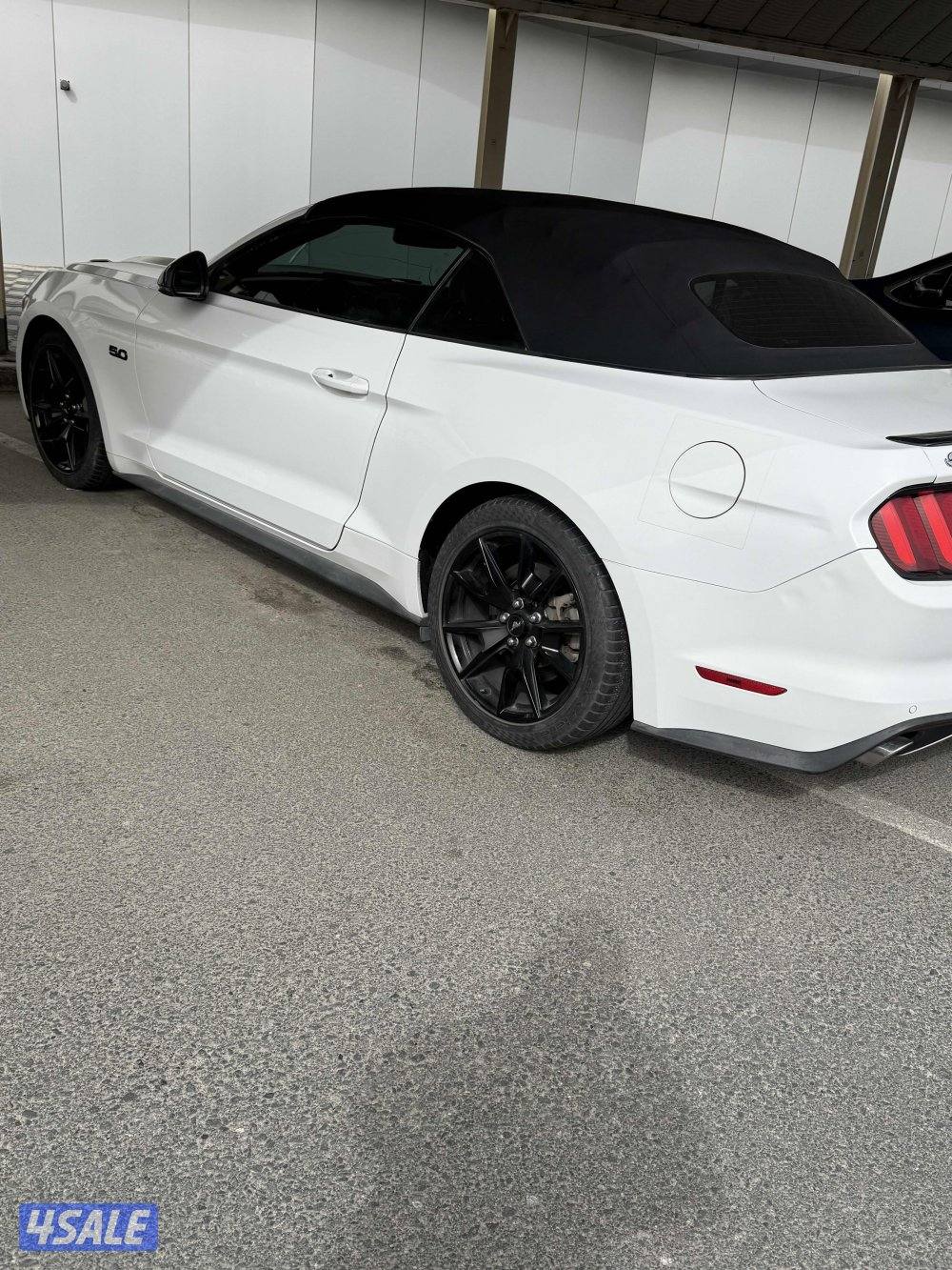 للبيع موستنق بريميوم  موصفات خاصه السياره وكاله V81