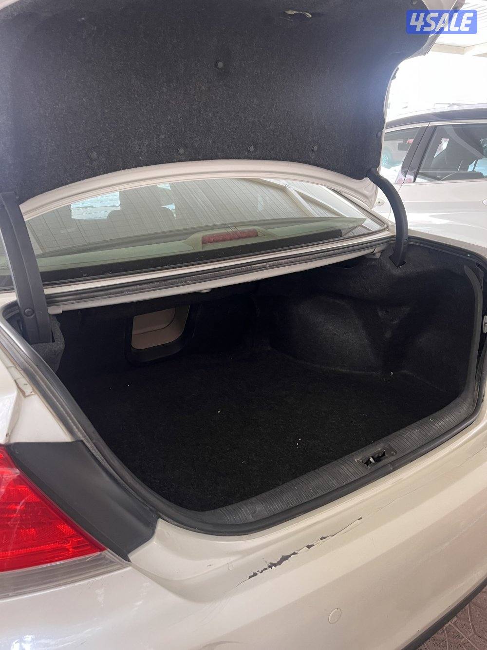 للبيع افالون تيوتا 2012 ماشيه 290  مالك أول7