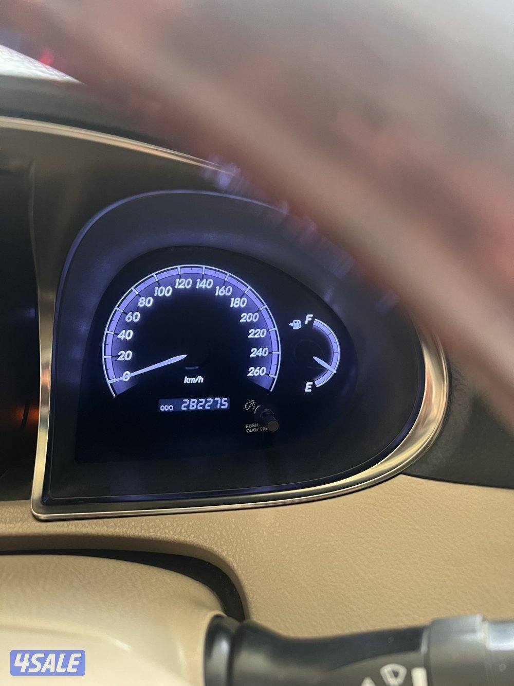 للبيع افالون تيوتا 2012 ماشيه 290  مالك أول8