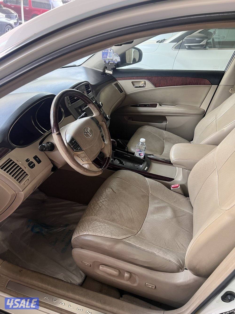 للبيع افالون تيوتا 2012 ماشيه 290  مالك أول10