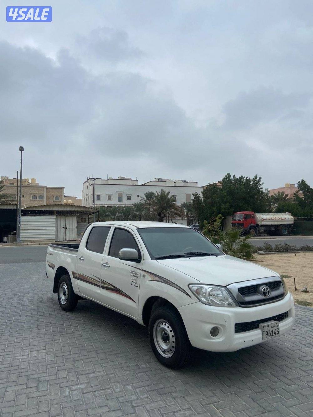 هايلك موديل 2009 شرط الفحص قير مكينه شاصي يوجد اصباغ متفرغه والصامل ما0