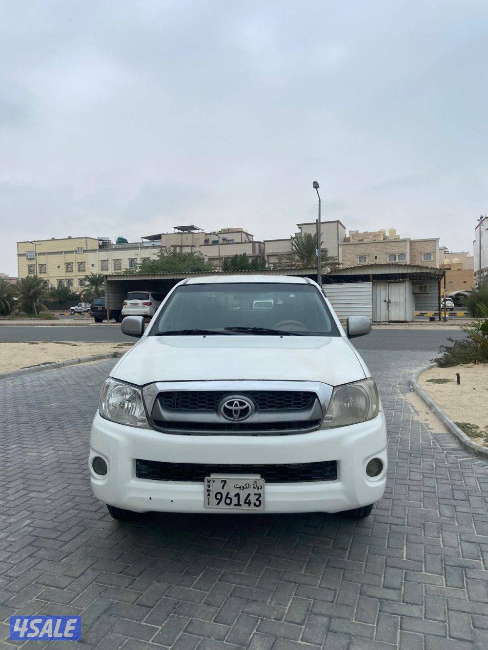 هايلك موديل 2009 شرط الفحص قير مكينه شاصي يوجد اصباغ متفرغه والصامل ما3