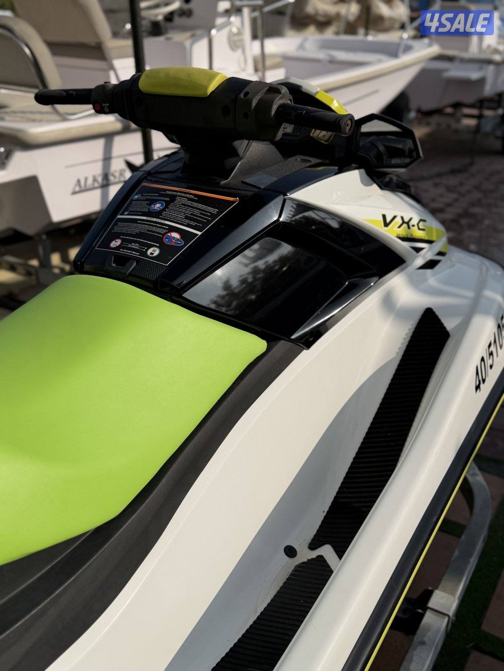 للبيع جت سكي بحالة ممتازه مع العربانه موديل 20213