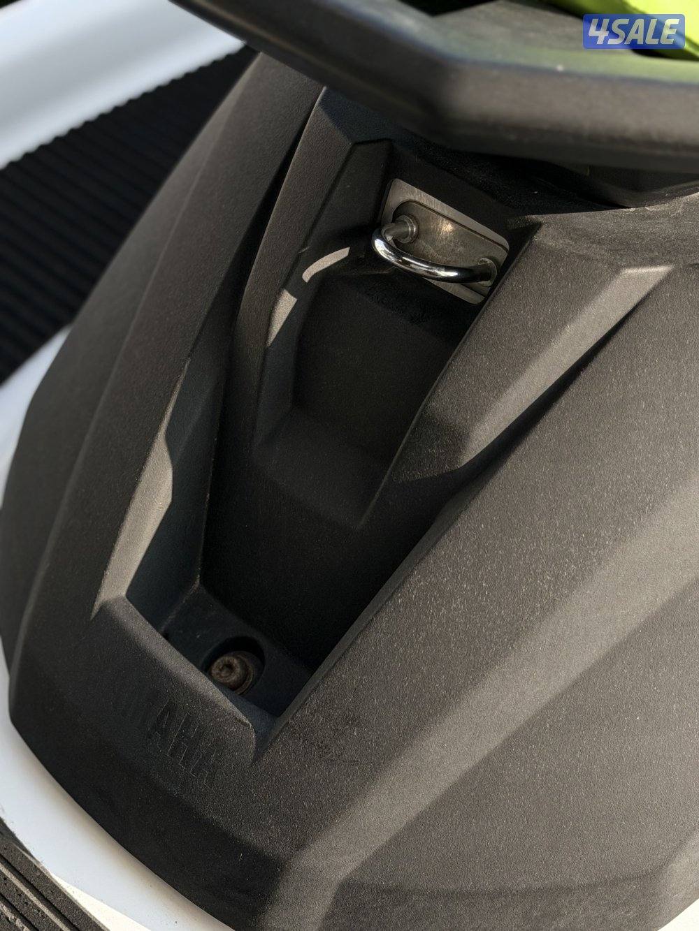 للبيع جت سكي بحالة ممتازه مع العربانه موديل 202113