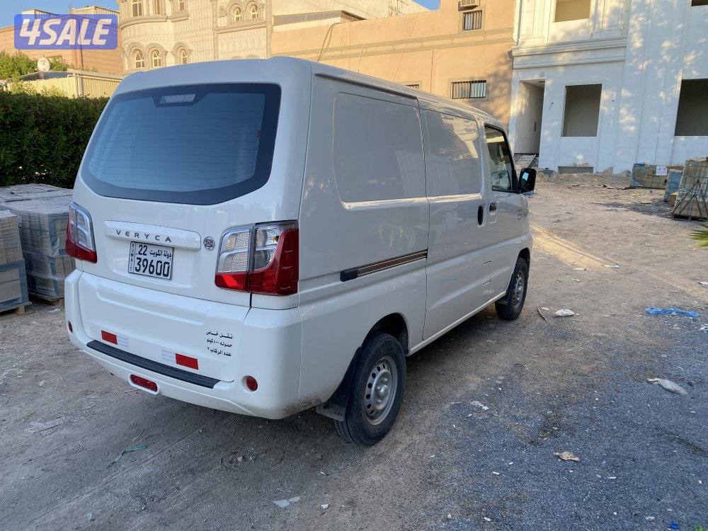 للبيع باص مقفل فريكا 2024 شبه اصفار شرط الفحص2