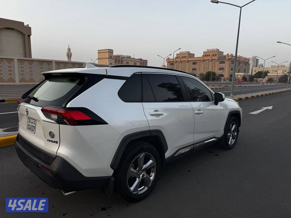 راف 4 المالك الأول0