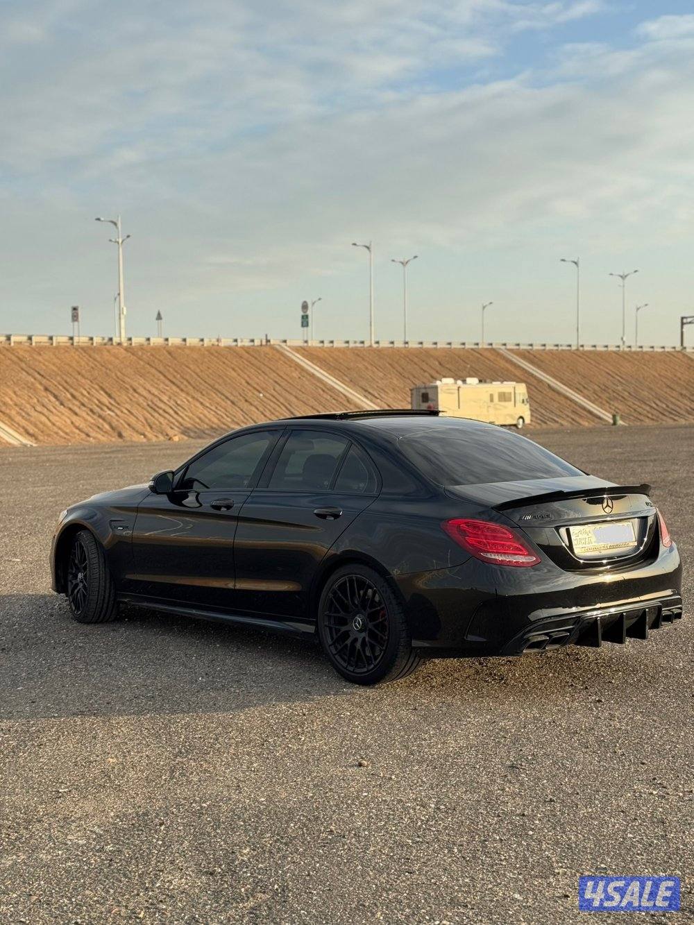 للبيع c63s 2017 صبغ وكاله0