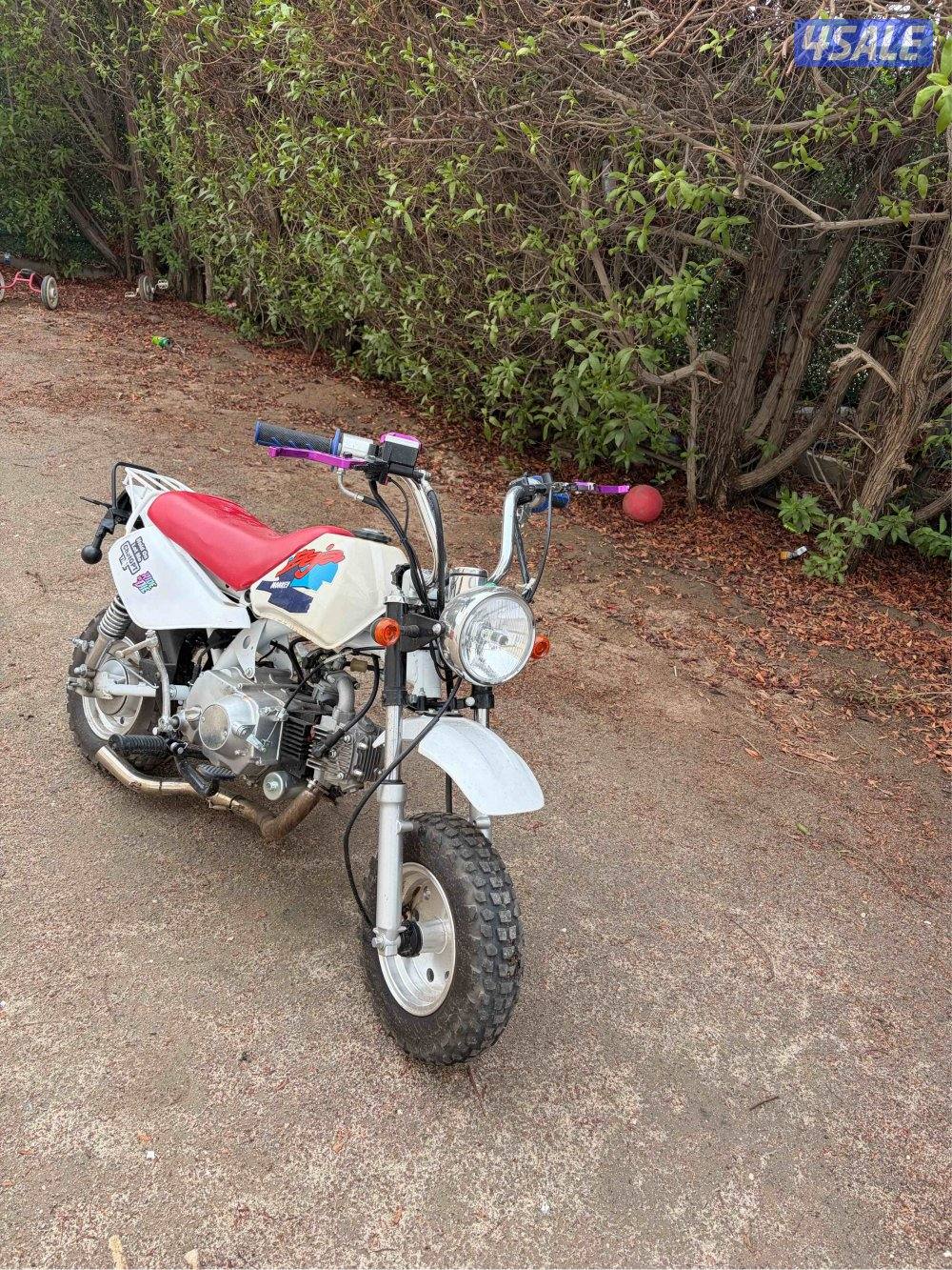 سيكل باجا منكي ممشى بس ٩ كليو إذا يبي موصفات اكثر يتوصل وياي وتساب1