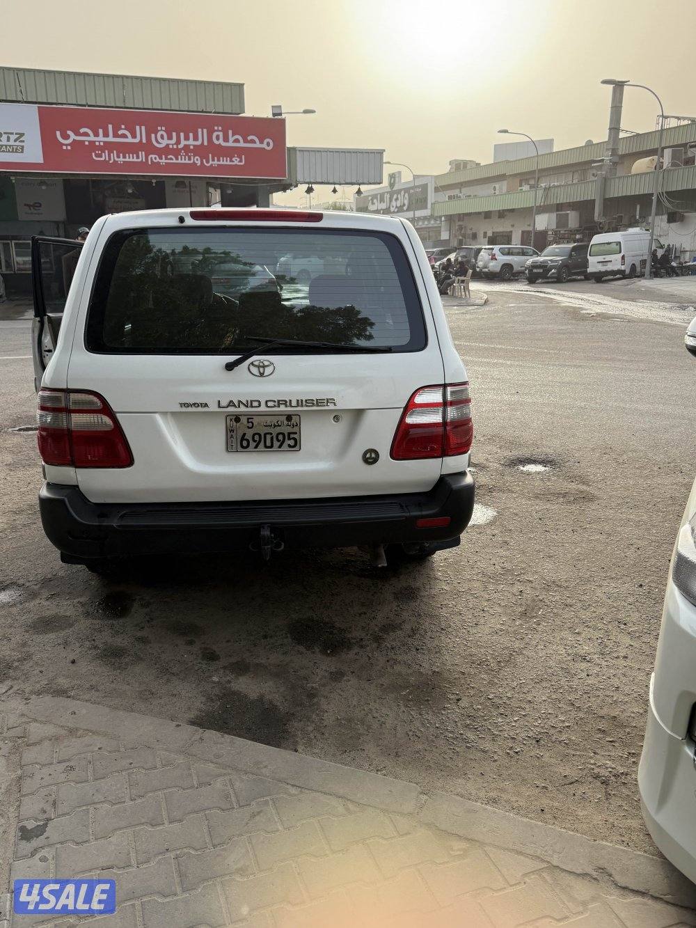 للبيع لاندكروزر موديل 2001 شرط الفحص قير مكينة شاصي1