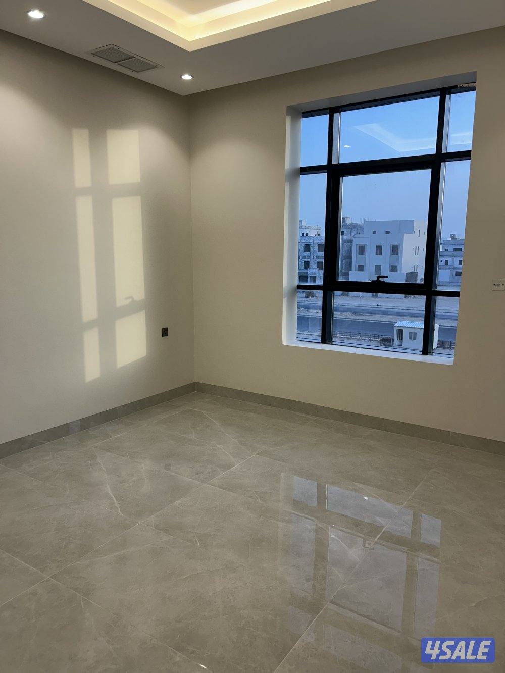 للايجار شقه بالمطلاع n1 ٣غرف وصاله و٣ حمامات مدخل ومخرج سهل4