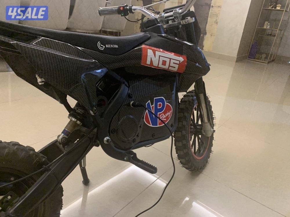 سيكل مستخدم يجي معه شحن و كل شي و خوذه زياده  16kd2