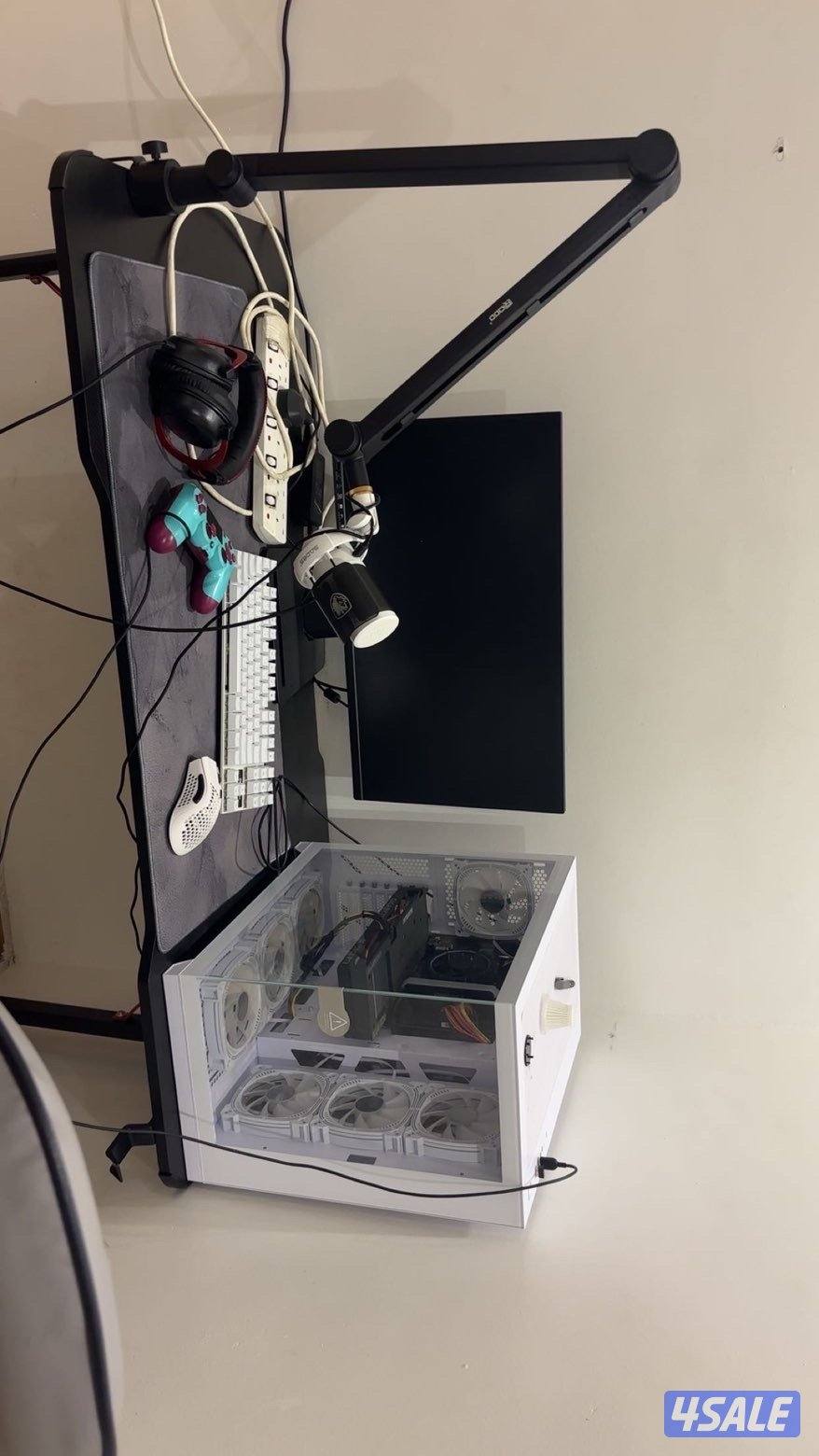 بي سي كرت شاشه 4060 مع شاشه وسماعه واغراضه كامله وباقي رقم0