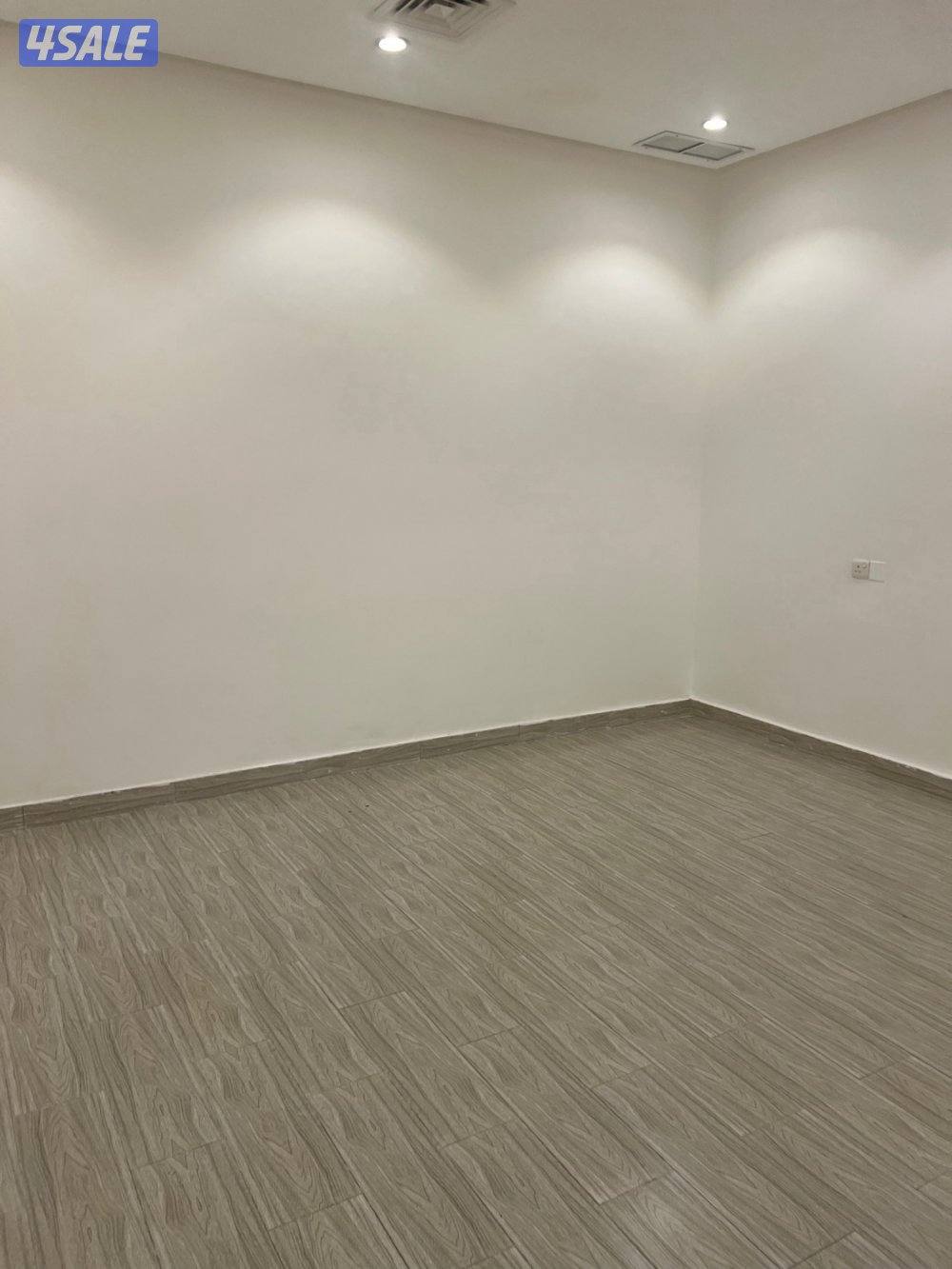 للايجار دور ارضي في ام الهيمان قطعه55