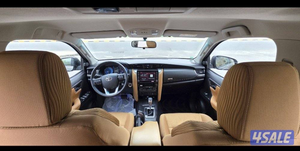 للبيع فورتنر 2023صبغ وكاله 6 سلندر ماشي 3810