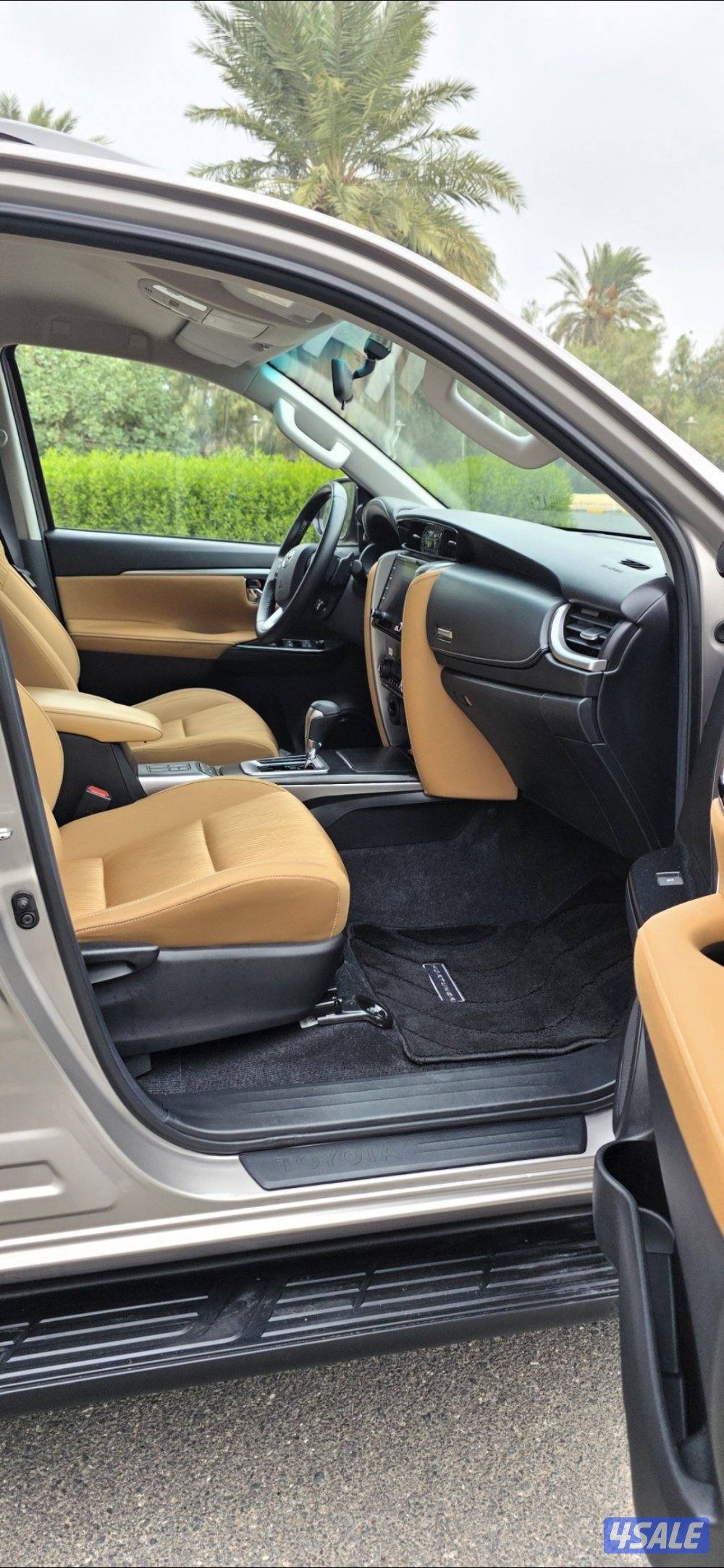 للبيع فورتنر 2023صبغ وكاله 6 سلندر ماشي 3811