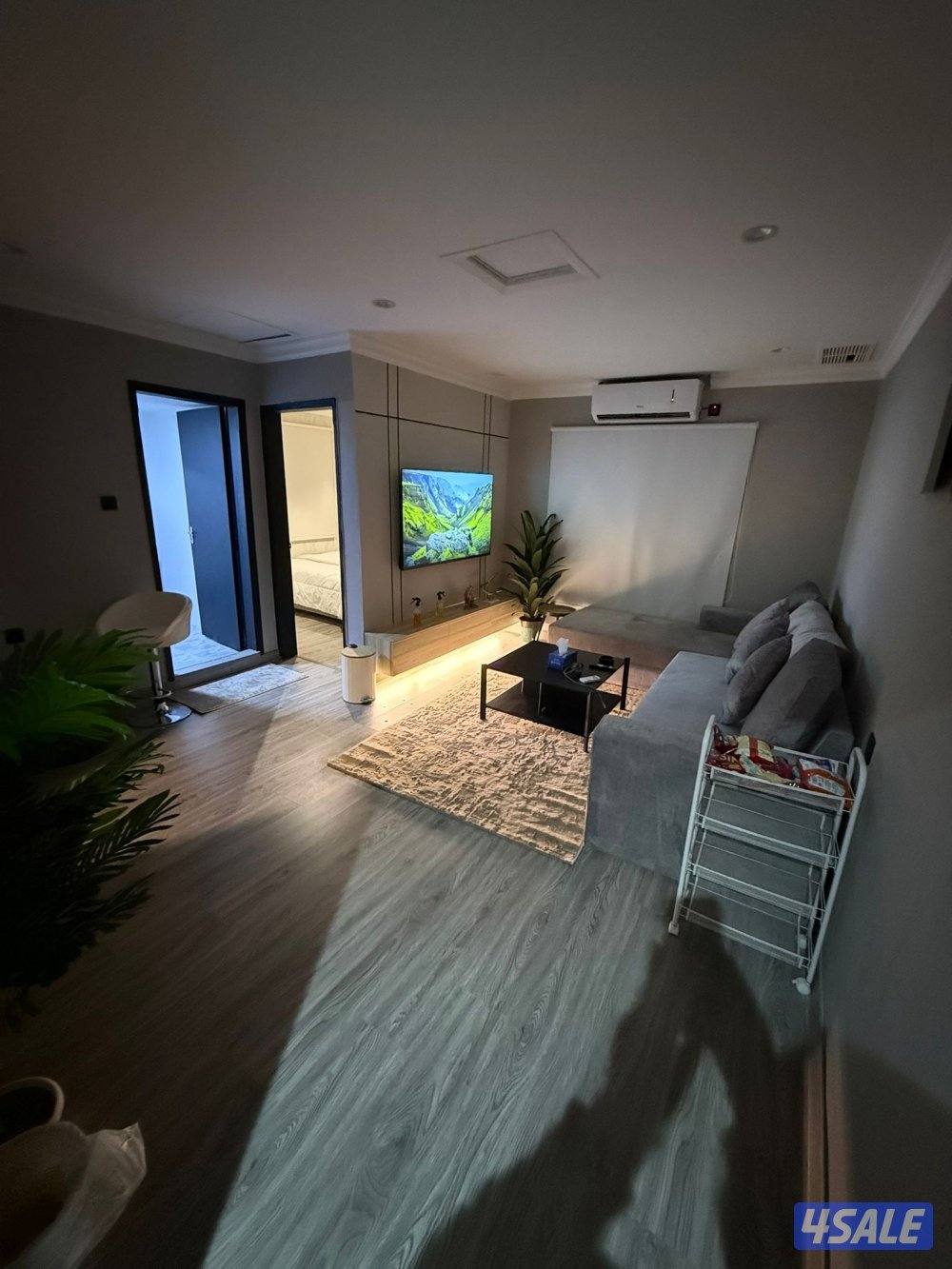 يوجد لدينا شقق الايجار خلو وفاضي غرفة وصالة ومطبخ وحمام تشطيب سوبر1