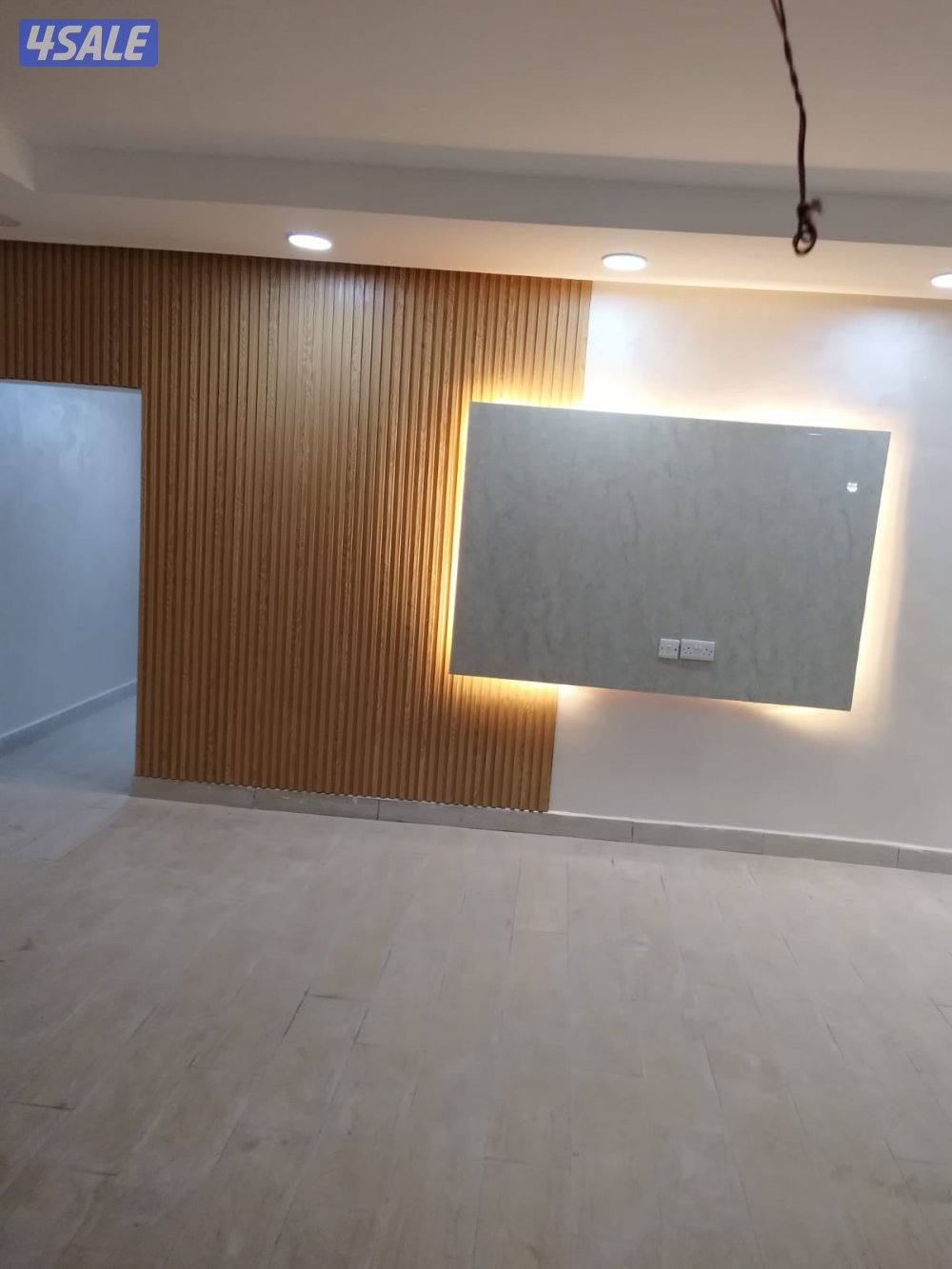 صباغ شاطر صباغ طيب جميع انواع الاصباغ وديكورات جميع الألوان موجوده ترم3