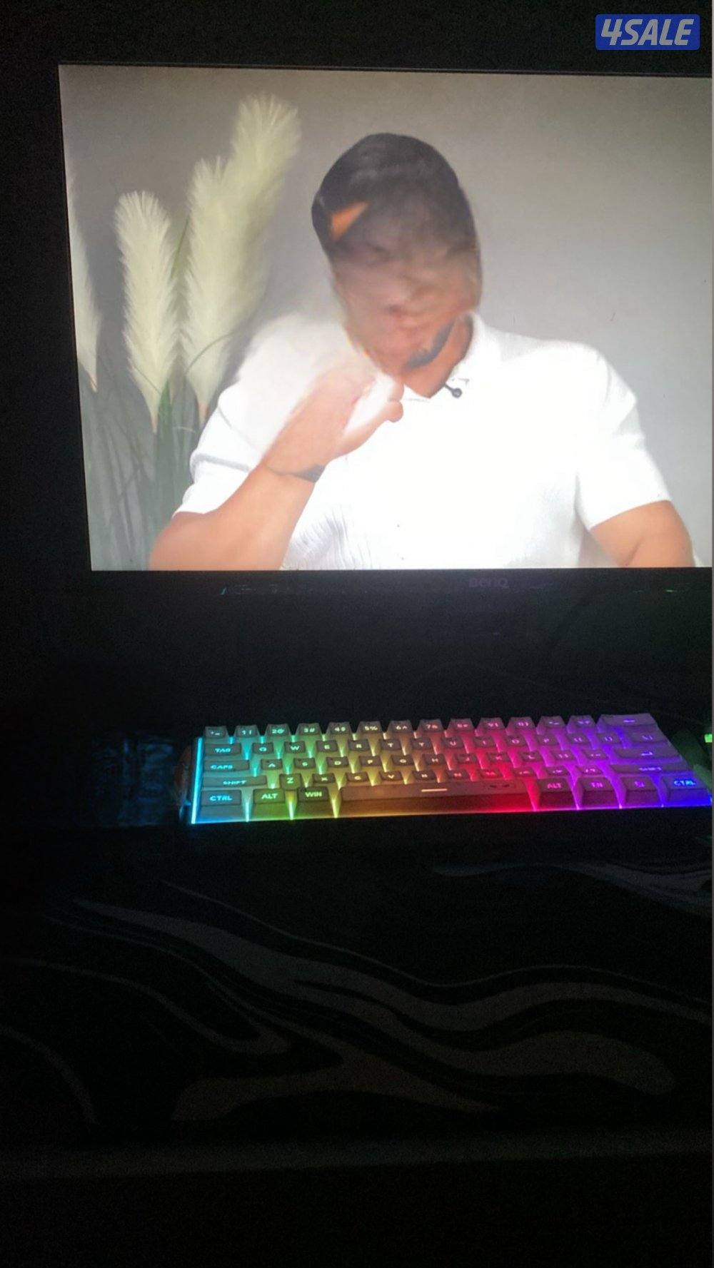 للبيع شاشه بي سي و ماوس و كيبورد0