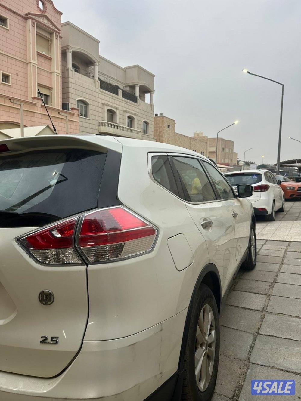 للبيع نيسان اكستيرا ابيض ٢٠١٦ نظيف1