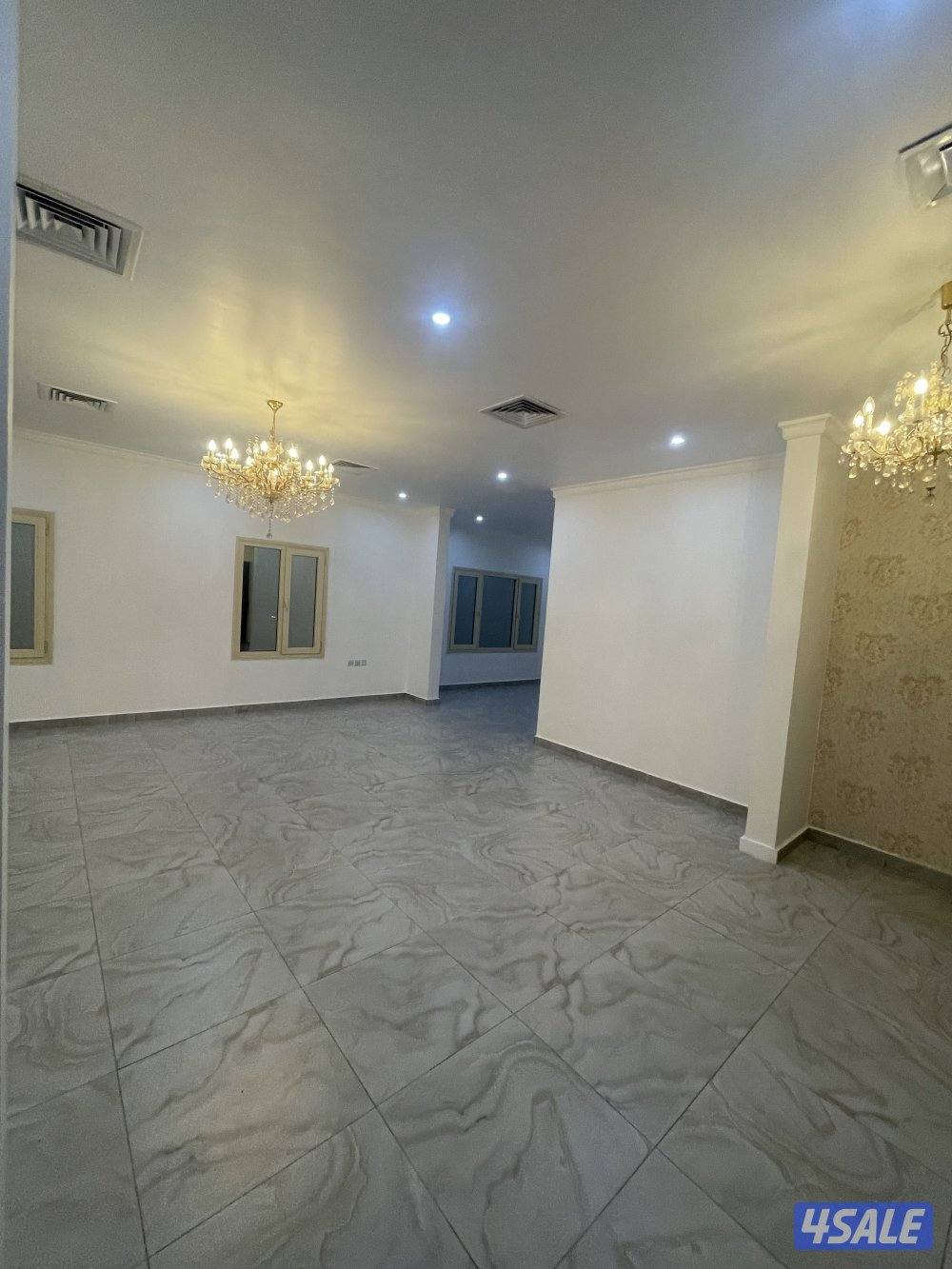 العقيله للايجار شقق وادوار تشطيب ديلوكس / ودور ارضي 5 غرف وديوانيه7