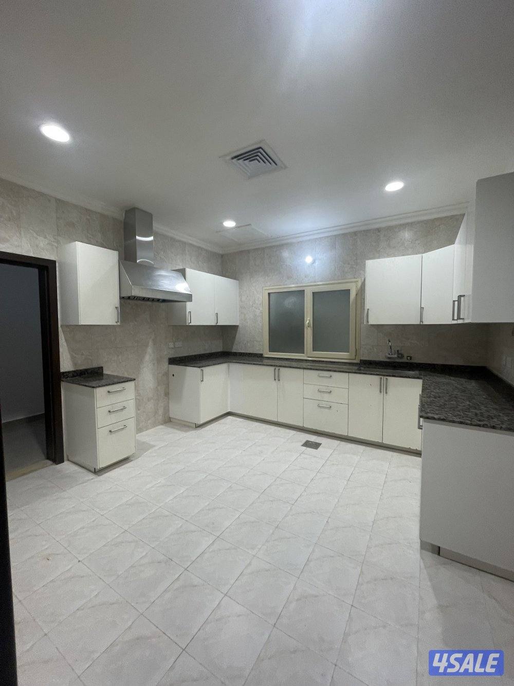 العقيله للايجار شقق وادوار تشطيب ديلوكس / ودور ارضي 5 غرف وديوانيه8