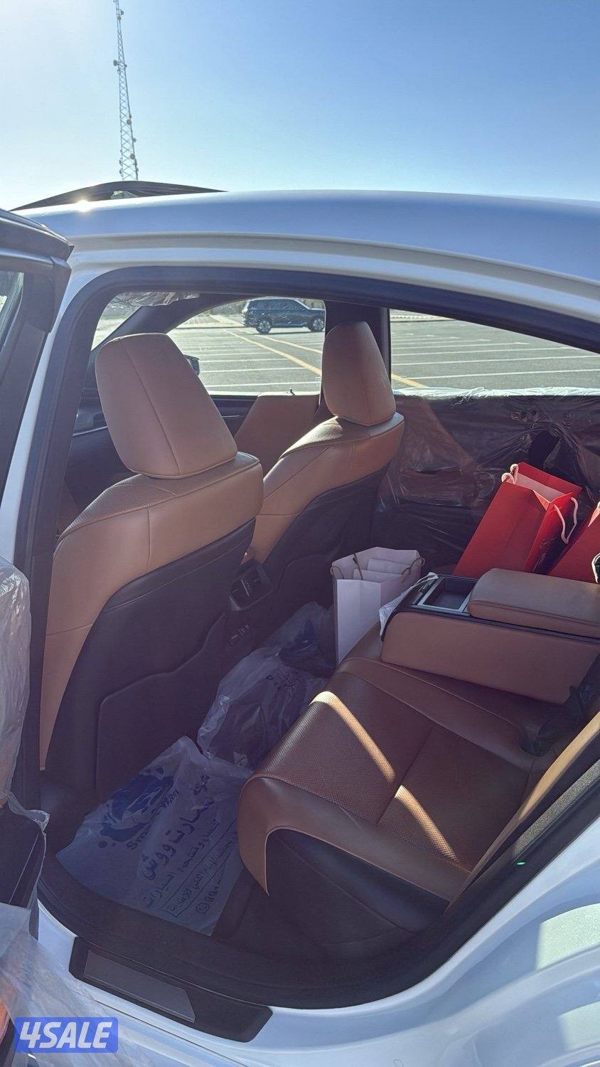 للبيع es-350 / 2020 الساير عداد ٧٣ الف5