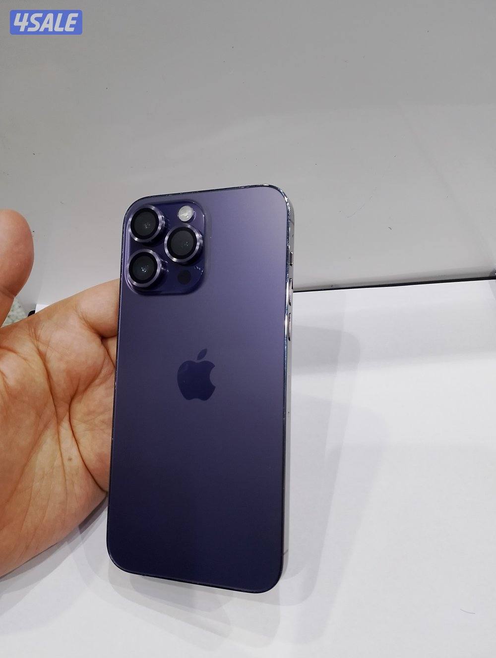 iPhone 14pro max 2561