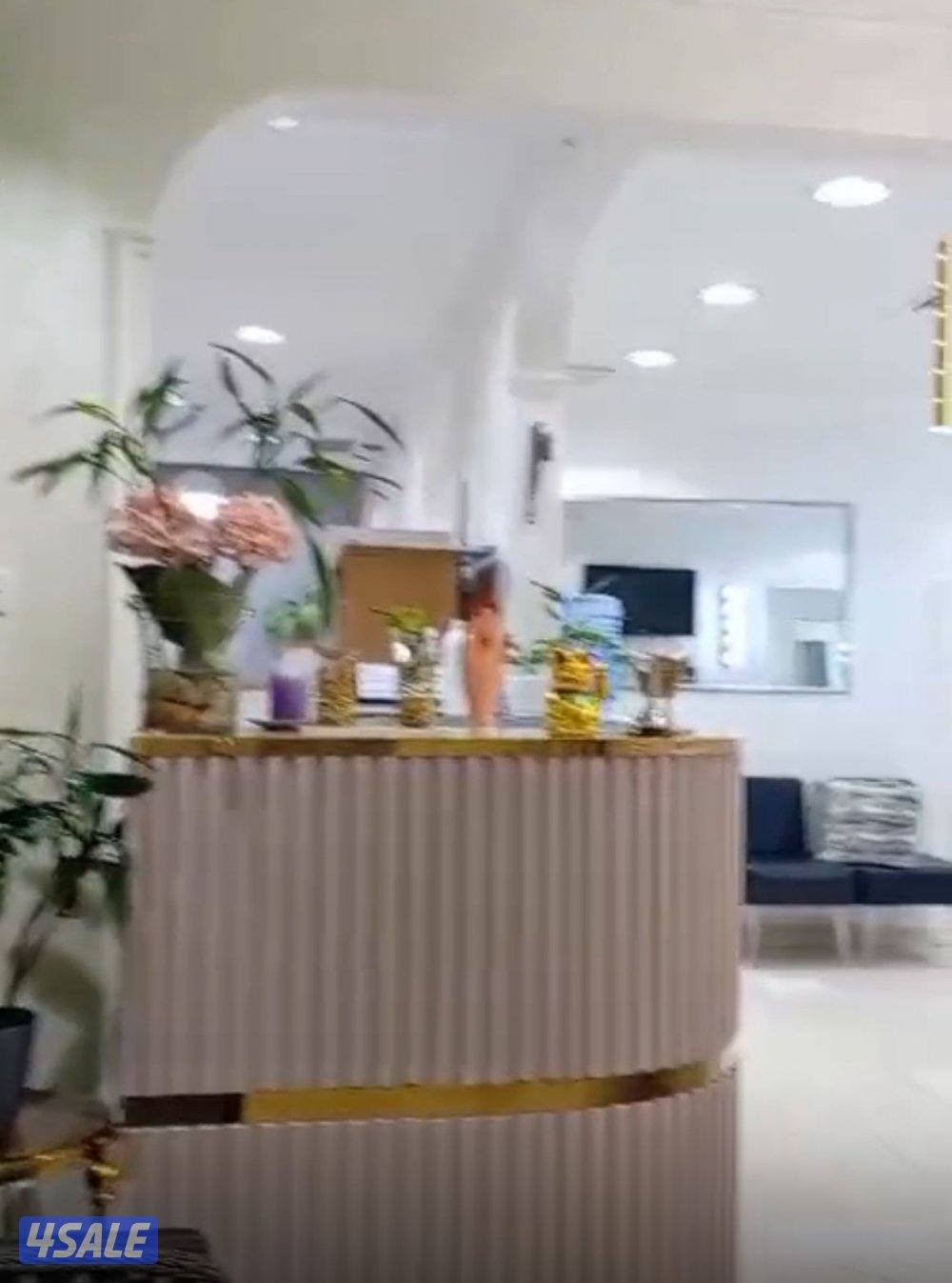 للبيع صالون نسائي في السالمية شارع المطاعم0