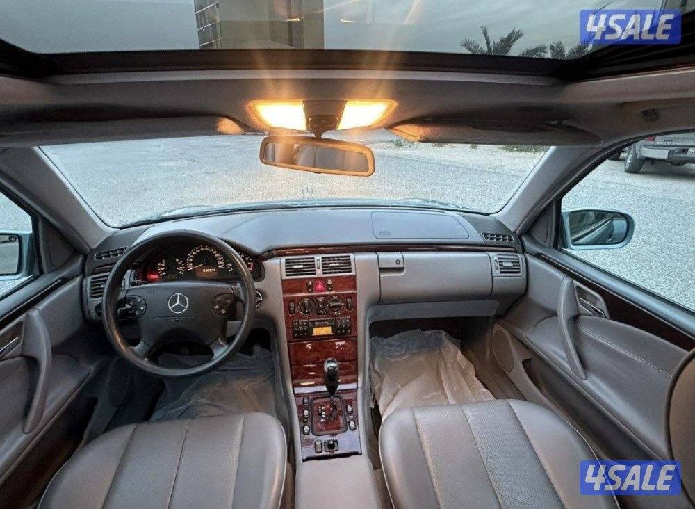 للبيع مرسيدس 200E  بحالة فوق الممتازة0