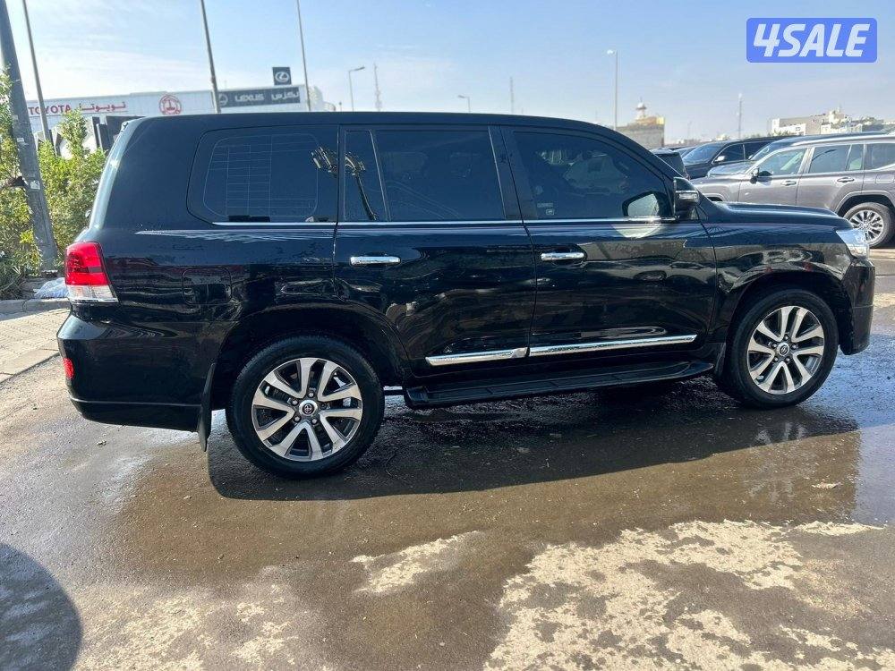 تويوتا لاندكروزر 5.7 VX.S -V83