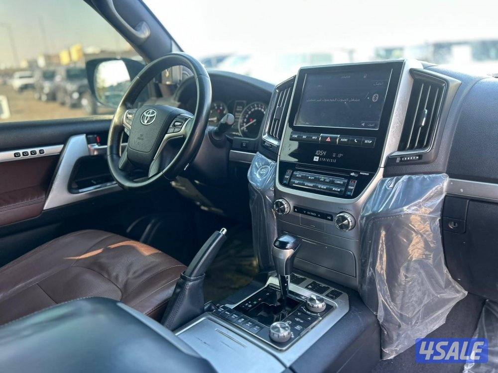 تويوتا لاندكروزر 5.7 VX.S -V87