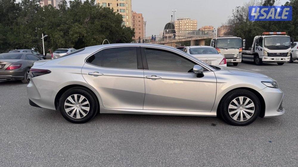 للبيع كامري ٢٠٢٣ LE وارد الساير4