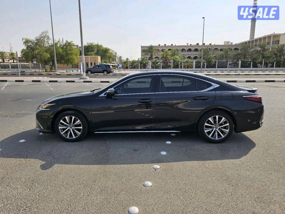 Lexus es25015