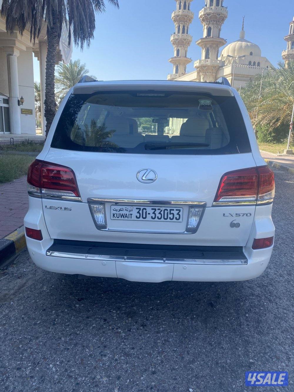 للبيع لكزس الساير مديل2014 الدرجه الاوله المالك الاول عداد272الف3