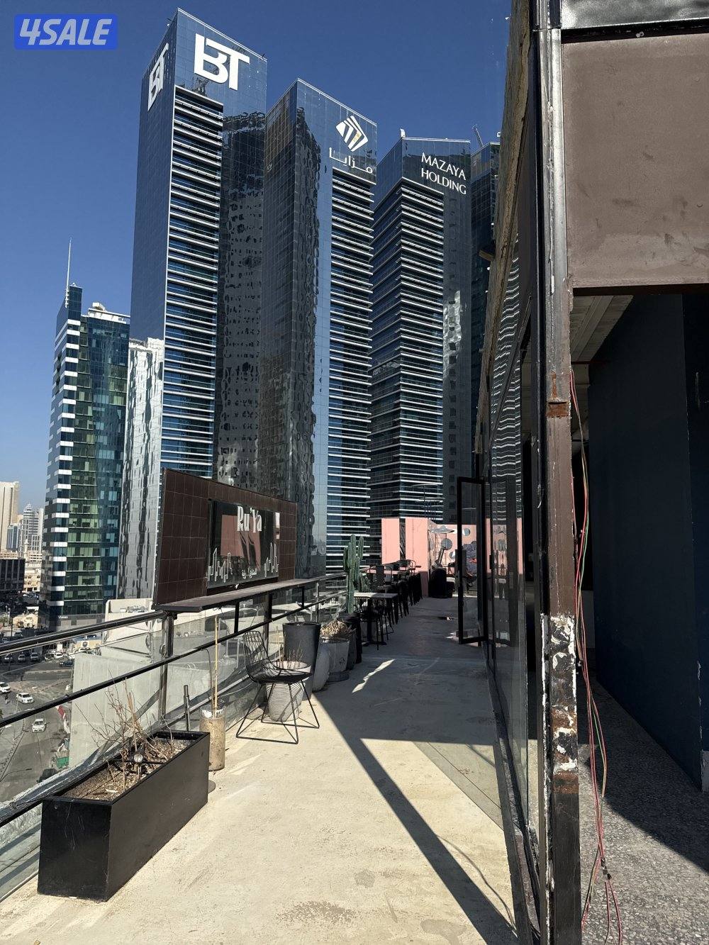 محل مطعم  روف للإيجار المساحه المرخصة 120 بالاضافة الي ارتداد 700 متر0