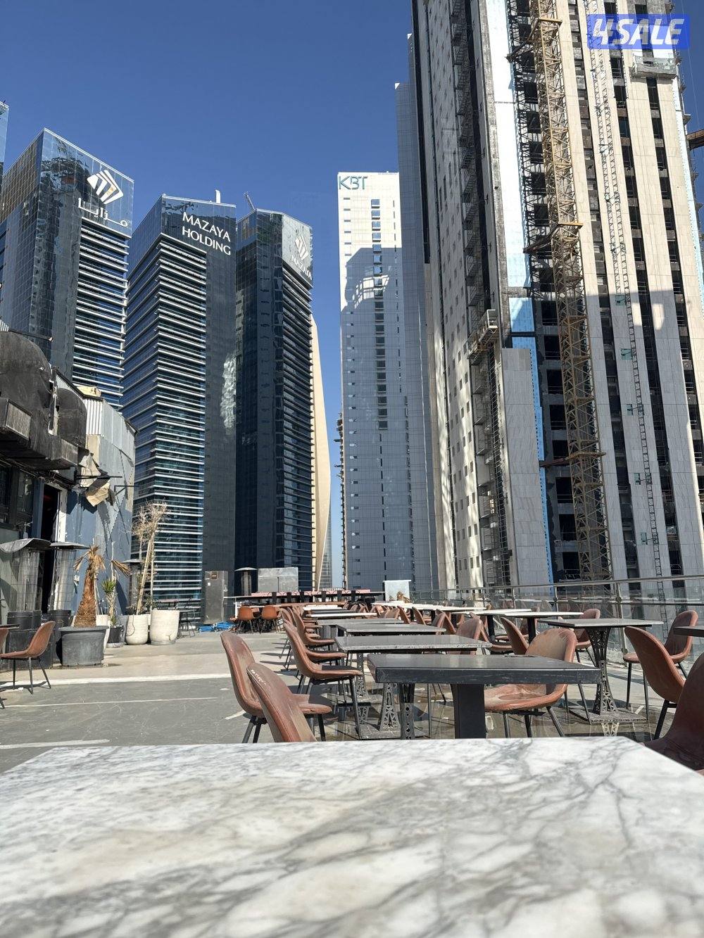 محل مطعم  روف للإيجار المساحه المرخصة 120 بالاضافة الي ارتداد 700 متر3