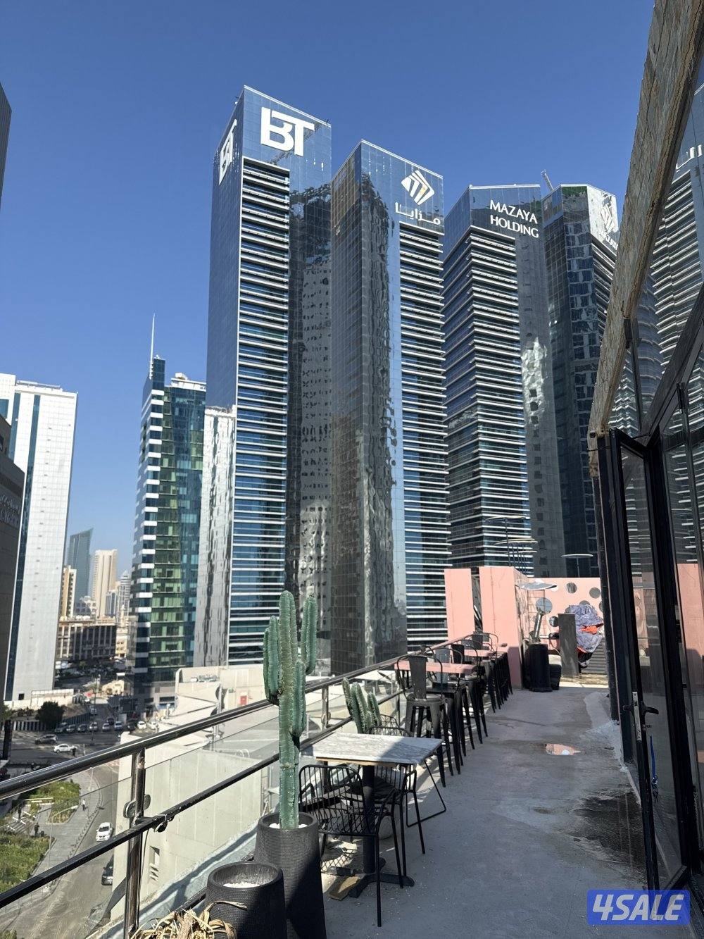 محل مطعم  روف للإيجار المساحه المرخصة 120 بالاضافة الي ارتداد 700 متر6