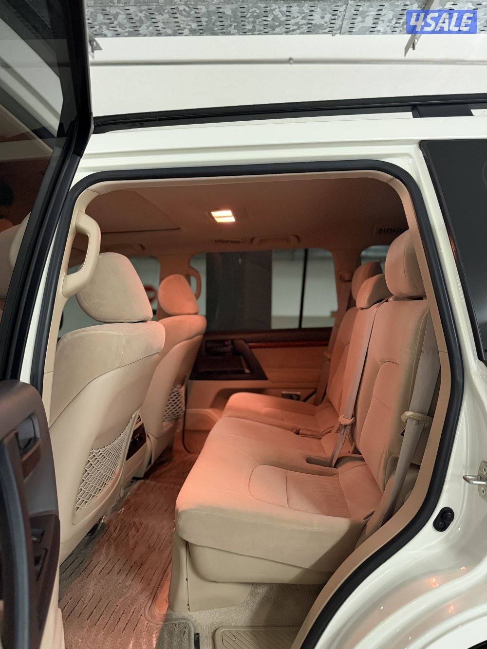 للبيع لاندكروزر الساير صبغ وكاله ماعدا ثلاث قطع ماشي1673