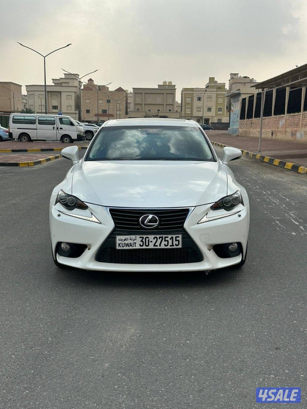 للبيع لكزس is ماشي 170 موديل 20140