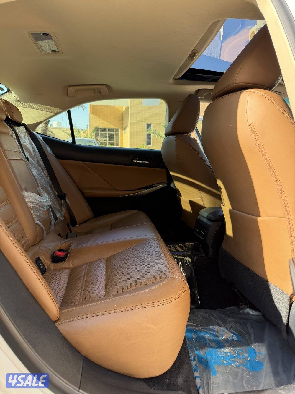 للبيع لكزس is ماشي 170 موديل 20147