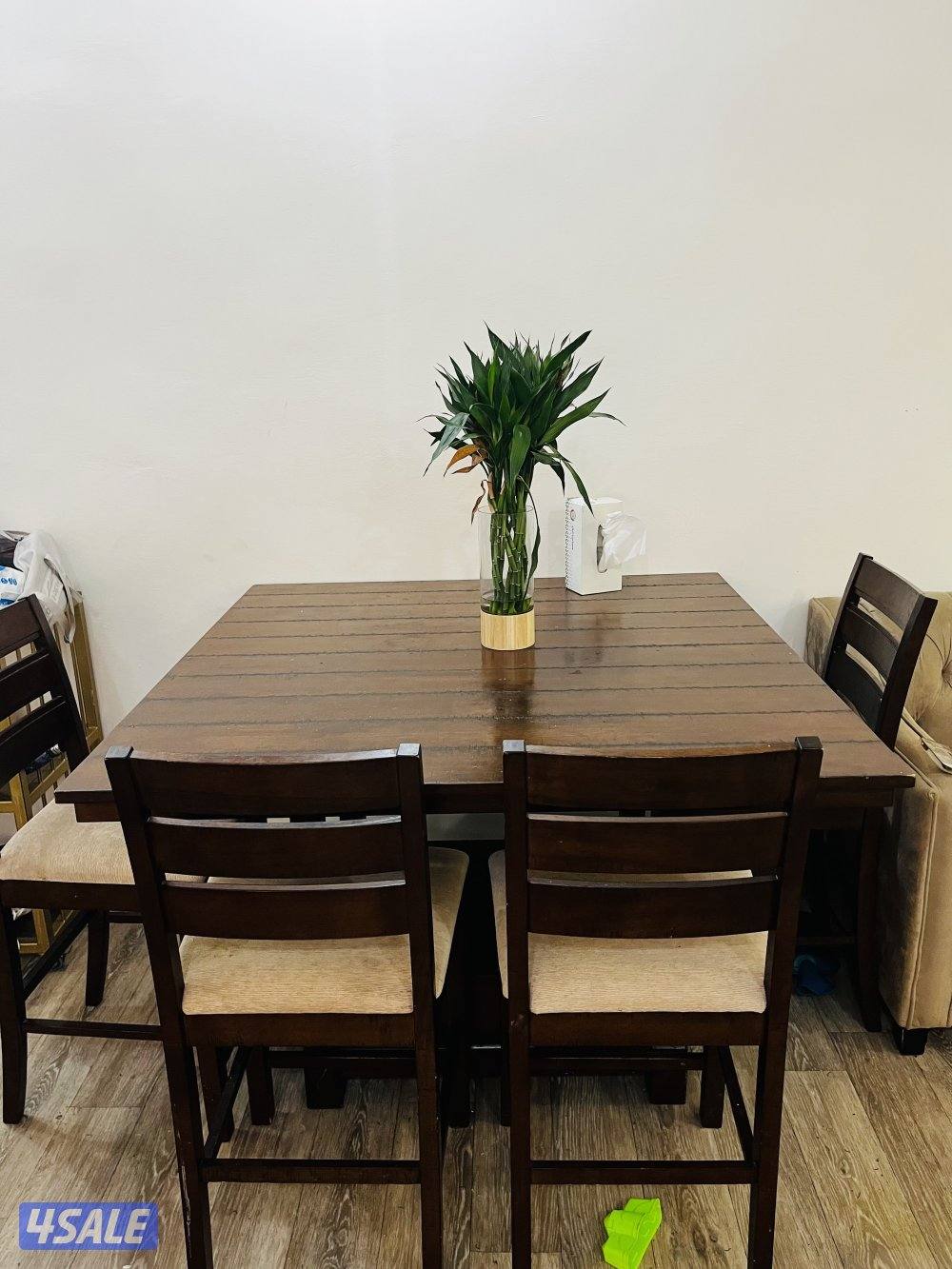 للبيع طاولة طعام كبيره0