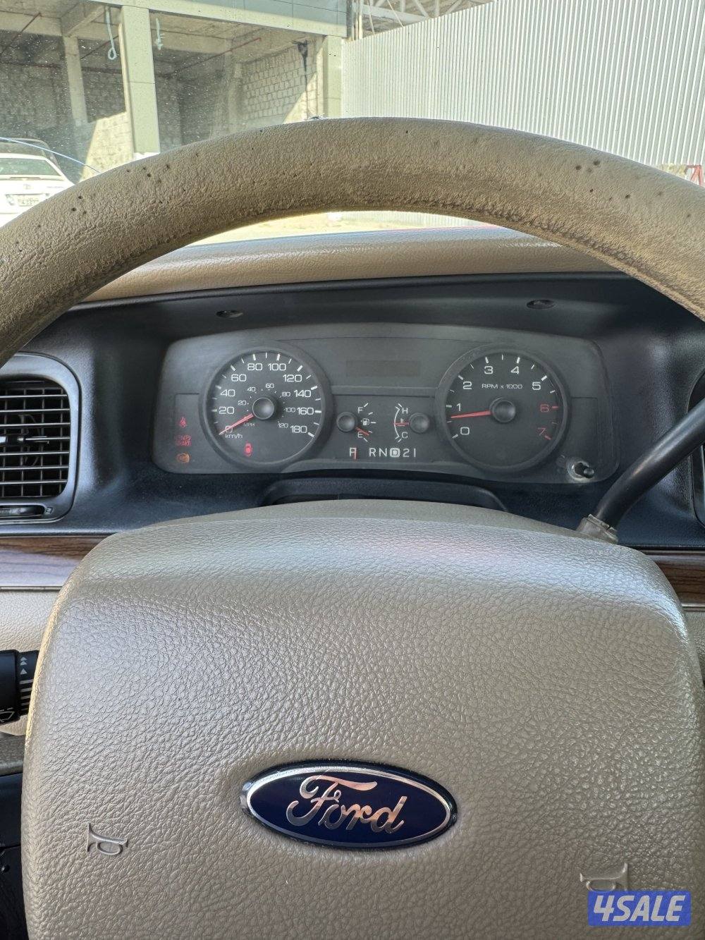 فورد فكتوريا1