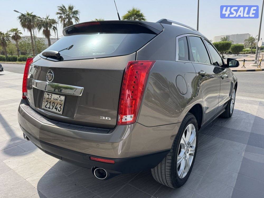 للبيع : جيب كاديلاك : موديل 2013 : عداد 100 الف كم2