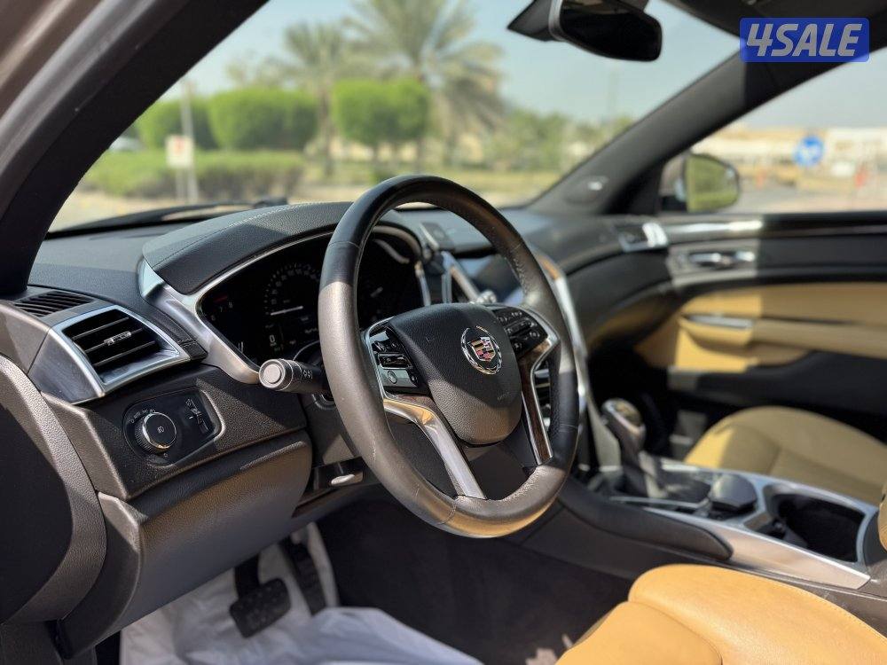 للبيع : جيب كاديلاك : موديل 2013 : عداد 100 الف كم3