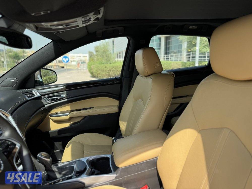 للبيع : جيب كاديلاك : موديل 2013 : عداد 100 الف كم4