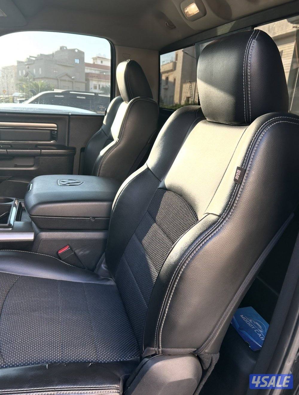 TR sport وانيت قمارة اللون اسود موديل 2014 السعر 4500 .واتساب 99233003