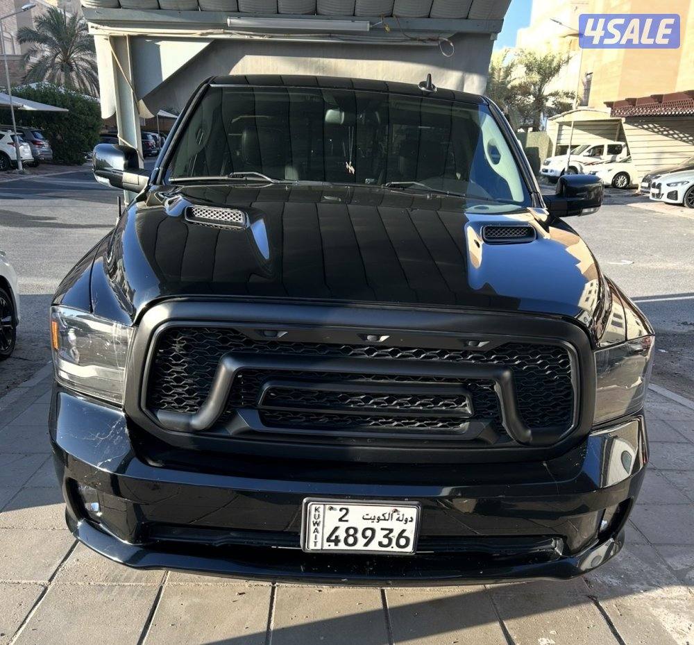 TR sport وانيت قمارة اللون اسود موديل 2014 السعر 4500 .واتساب 99233005