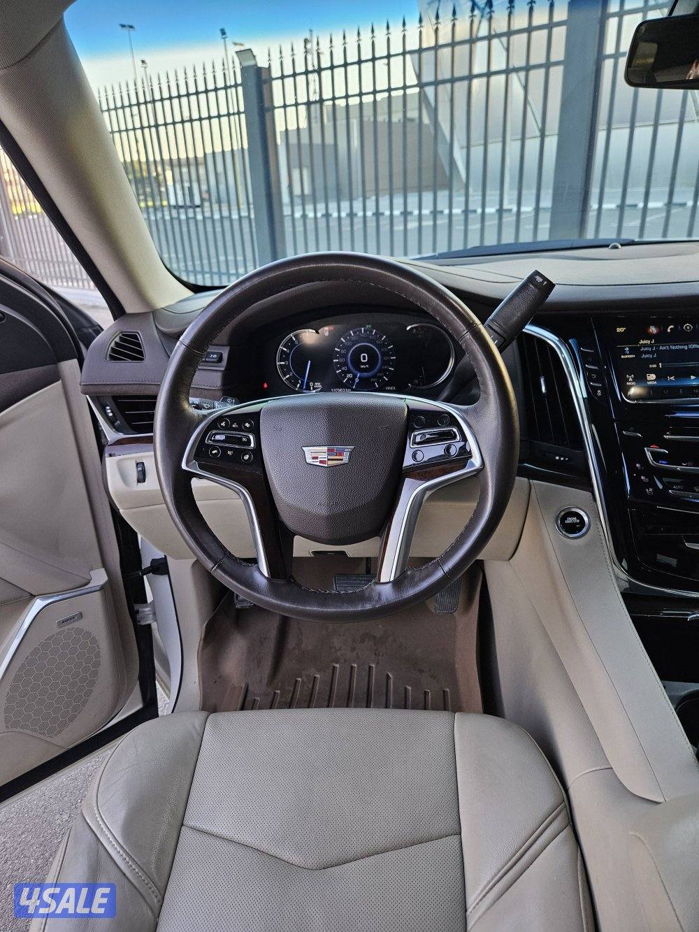 للبيع اسكاليد 20177