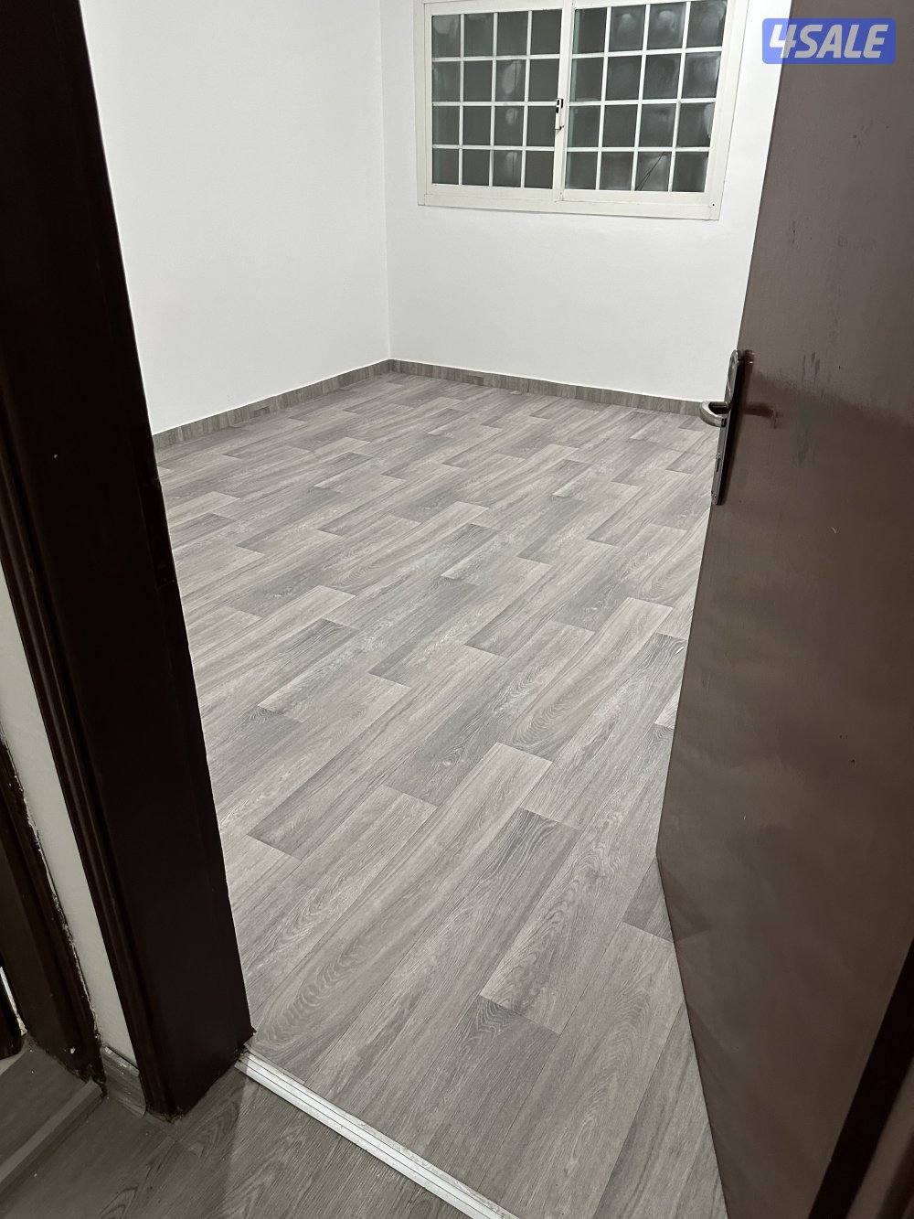 باركيه رول لزق0